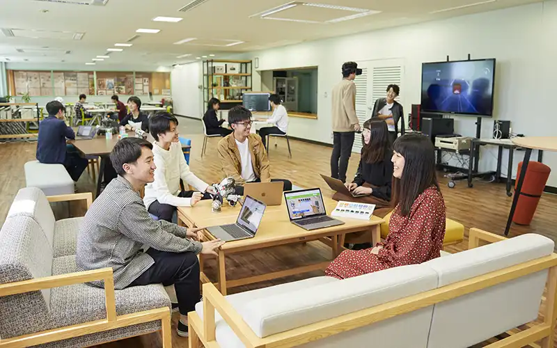 日本工學院專門學校 上課情景